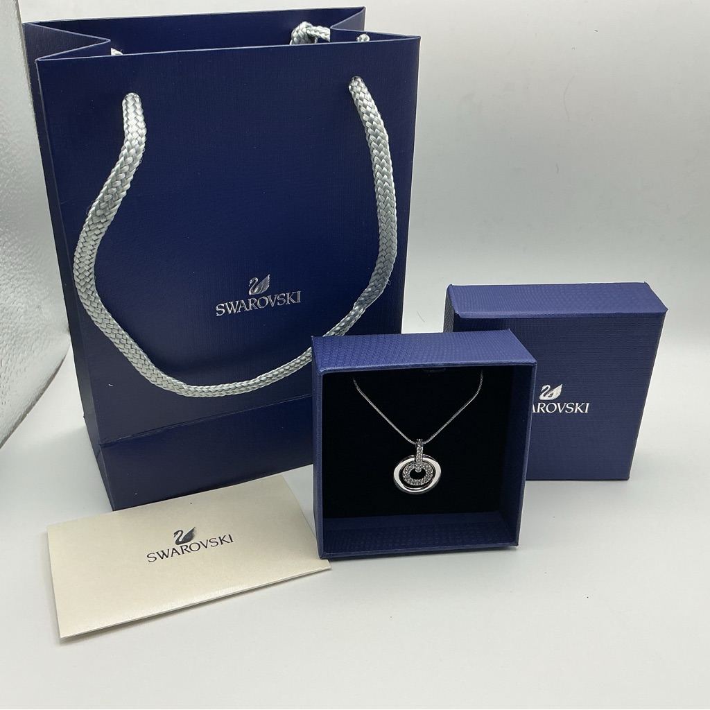 Swarovski Circle Pendant Necklace Crystal Silver Tone Nib Gift Set